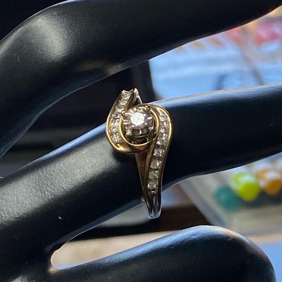 10k yellow gold diamond weight of 3/8 carat size 6.5 - Picture 3 of 14